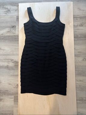 Carmen Marc Valvo Black Tiered Scoop Neck Mini Dress